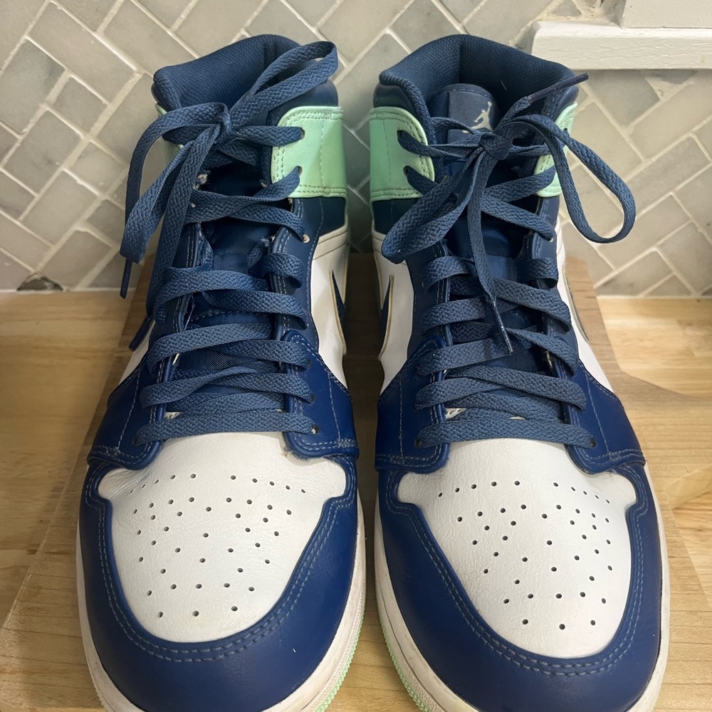 Nike Jordan 1 Mid Mystic - Mens Size 11